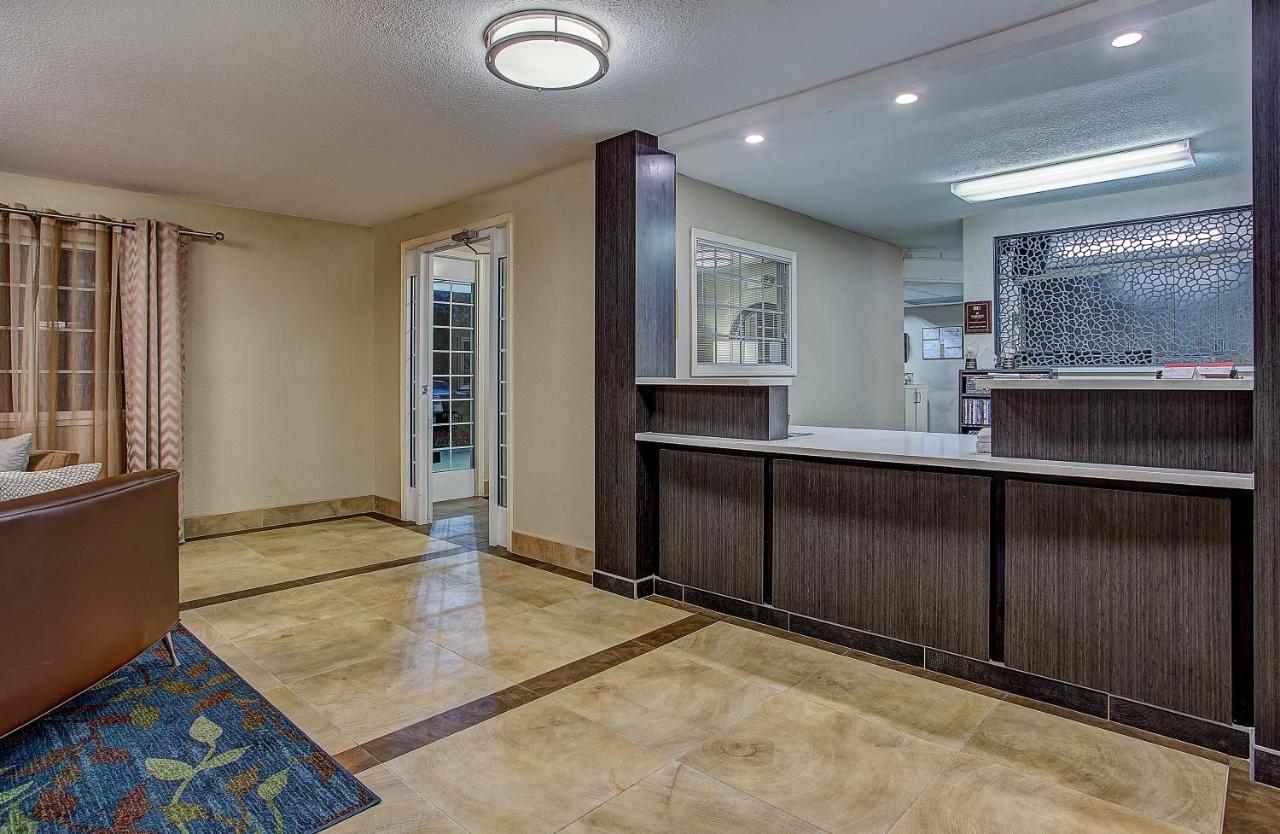 Candlewood Suites Louisville Airport By Ihg Zewnętrze zdjęcie